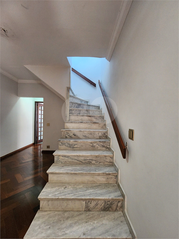 VENDE.SE :SOBRADO AMPLO E COMPLETO P/VIVER E RECEBER BEM!!!