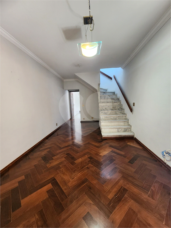VENDE.SE :SOBRADO AMPLO E COMPLETO P/VIVER E RECEBER BEM!!!