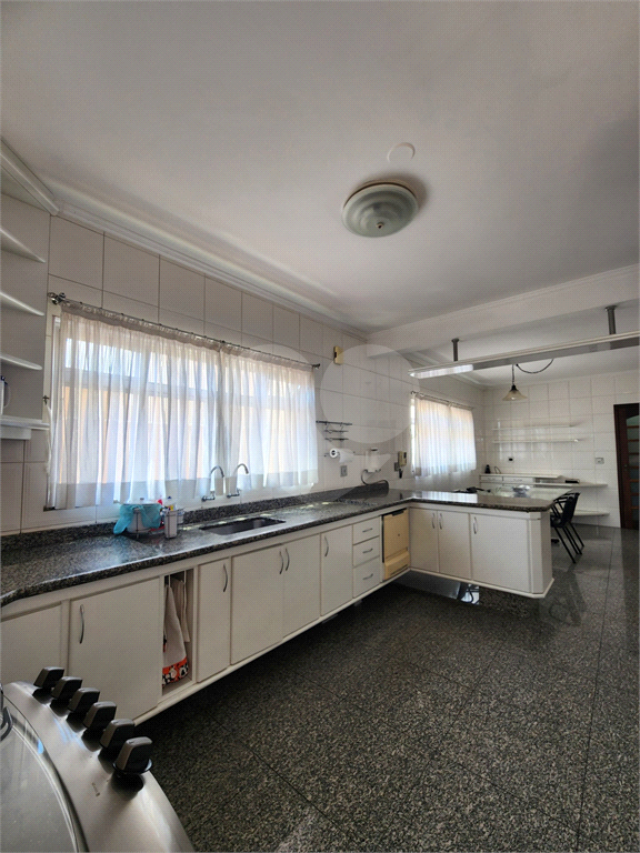 VENDE.SE :SOBRADO AMPLO E COMPLETO P/VIVER E RECEBER BEM!!!