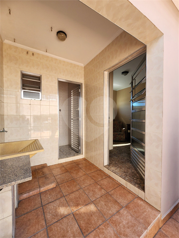 VENDE.SE :SOBRADO AMPLO E COMPLETO P/VIVER E RECEBER BEM!!!