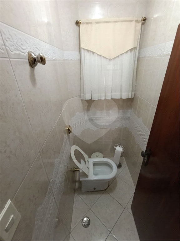 Sobrado com 4 dorms e 3 vagas no melhor da Vila Galvão
