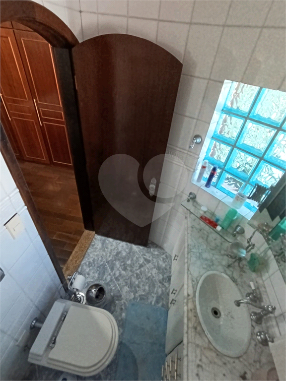 Sobrado com 4 dorms e 3 vagas no melhor da Vila Galvão