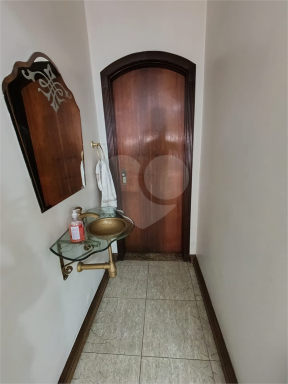 Sobrado com 4 dorms e 3 vagas no melhor da Vila Galvão