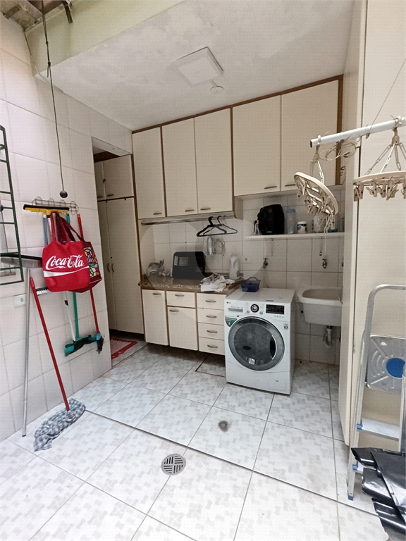 Sobrado com 4 dorms e 3 vagas no melhor da Vila Galvão