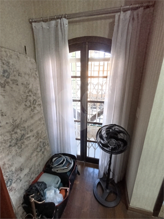 Sobrado com 4 dorms e 3 vagas no melhor da Vila Galvão