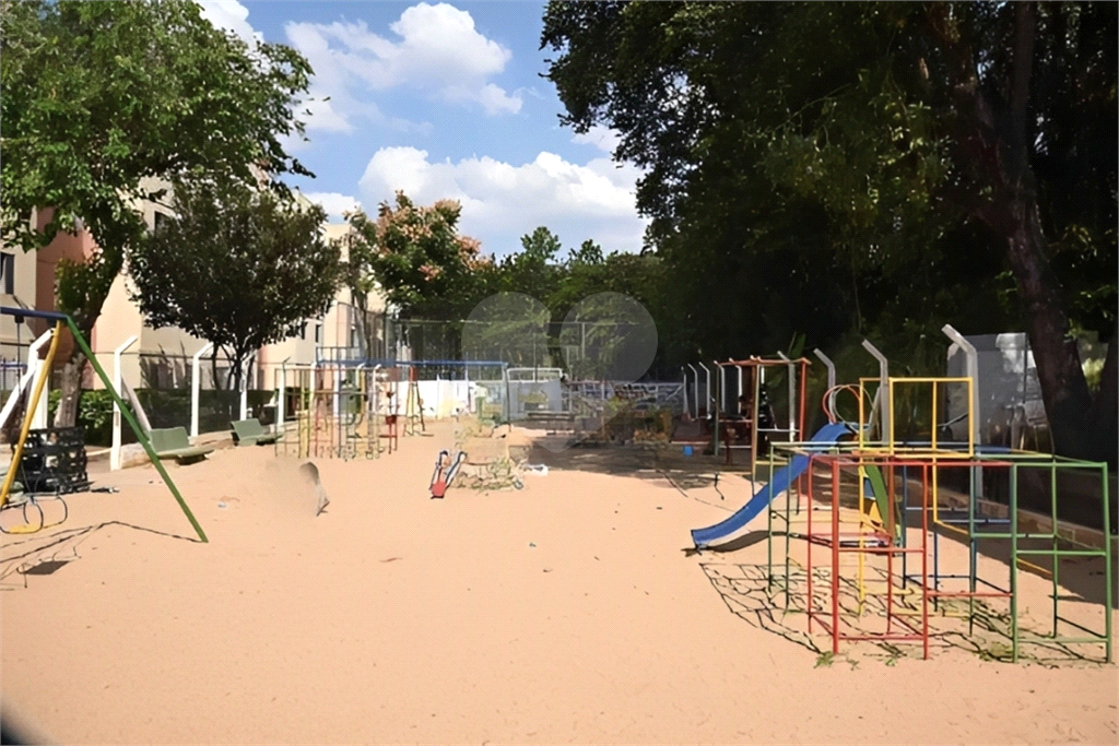 Apartamento a venda no Parque Pinheiros com 2 quartos, 1 vaga de garagem e muito bem localizado.