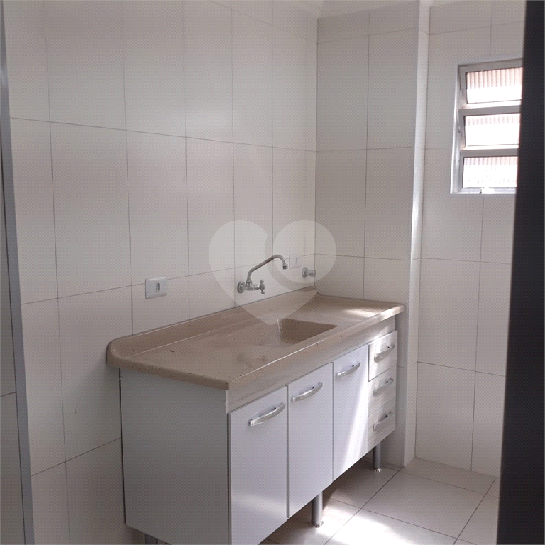 Apartamento a venda no Parque Pinheiros com 2 quartos, 1 vaga de garagem e muito bem localizado.