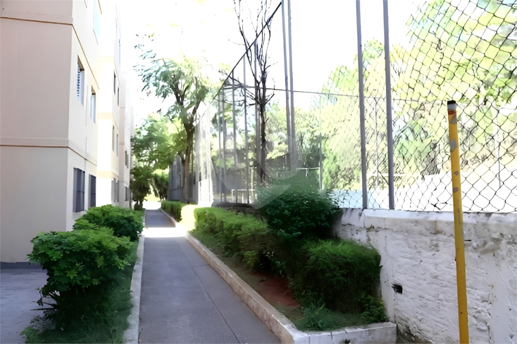 Apartamento a venda no Parque Pinheiros com 2 quartos, 1 vaga de garagem e muito bem localizado.