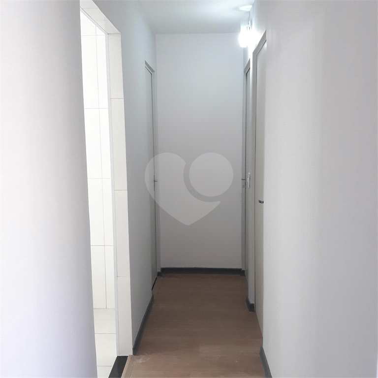 Apartamento a venda no Parque Pinheiros com 2 quartos, 1 vaga de garagem e muito bem localizado.