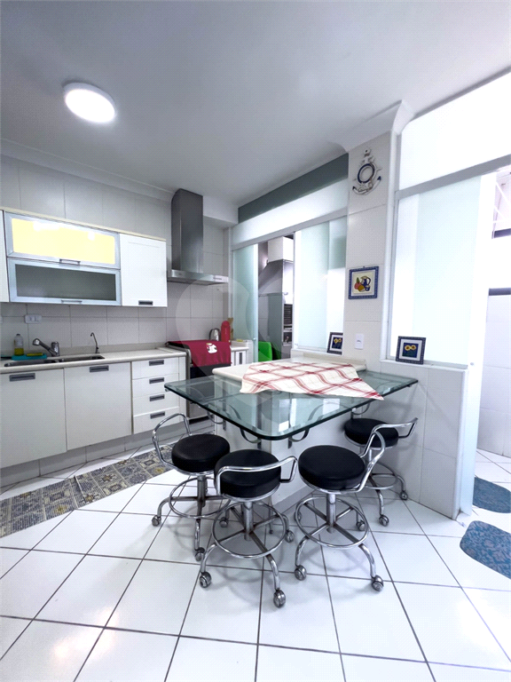 Apartamento 04 Dormitórios Próximo à Praia – Região Tortugas, Enseada, Guarujá/SP!