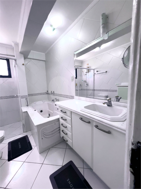 Apartamento 04 Dormitórios Próximo à Praia – Região Tortugas, Enseada, Guarujá/SP!