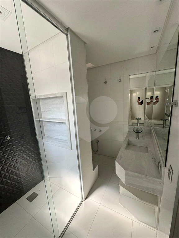 Residência moderna em condomínio fechado, a venda em Arujá. Oportunidade ! Proprietário flexível  para negociar ! 