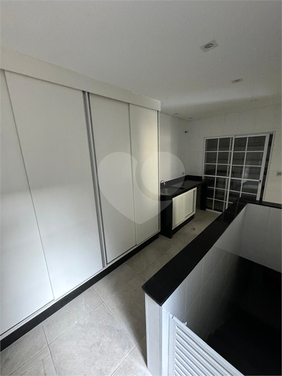 Residência moderna em condomínio fechado, a venda em Arujá. Oportunidade ! Proprietário flexível  para negociar ! 