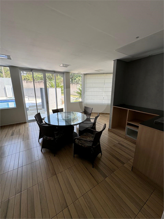 Residência moderna em condomínio fechado, a venda em Arujá. Oportunidade ! Proprietário flexível  para negociar ! 