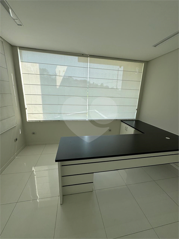 Residência moderna em condomínio fechado, a venda em Arujá. Oportunidade ! Proprietário flexível  para negociar ! 