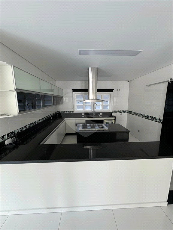 Residência moderna em condomínio fechado, a venda em Arujá. Oportunidade ! Proprietário flexível  para negociar ! 