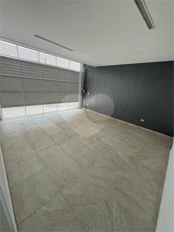 Residência moderna em condomínio fechado, a venda em Arujá. Oportunidade ! Proprietário flexível  para negociar ! 