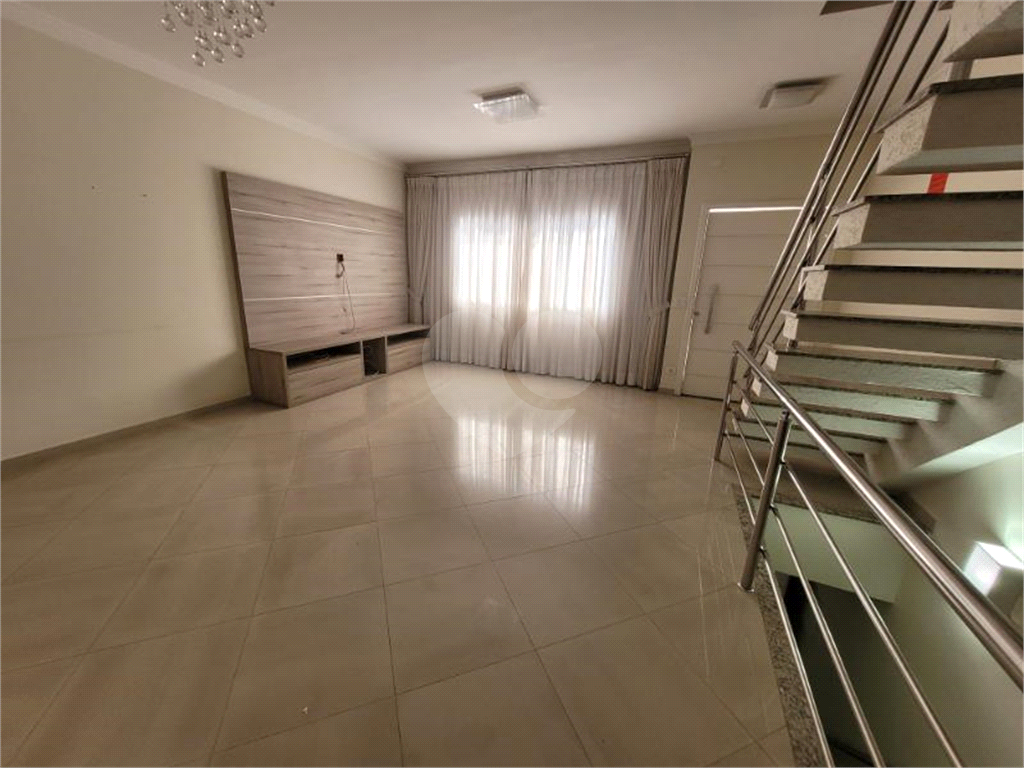 Sobrado à venda em condomínio fechado na Água Fria – 130 m² 