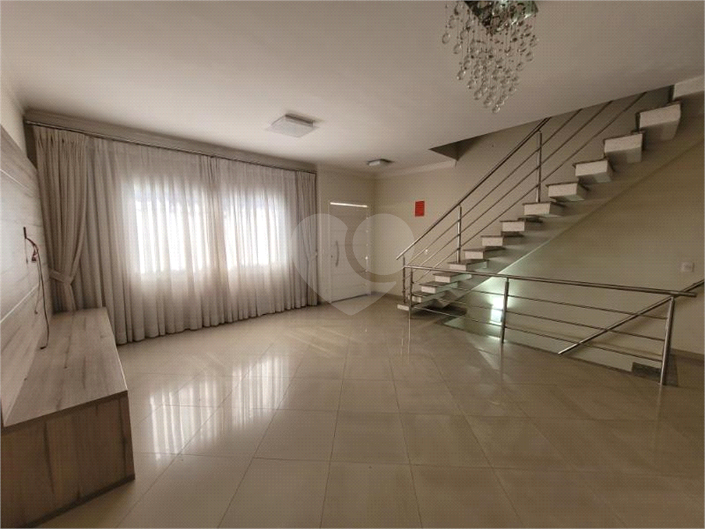 Sobrado à venda em condomínio fechado na Água Fria – 130 m² 