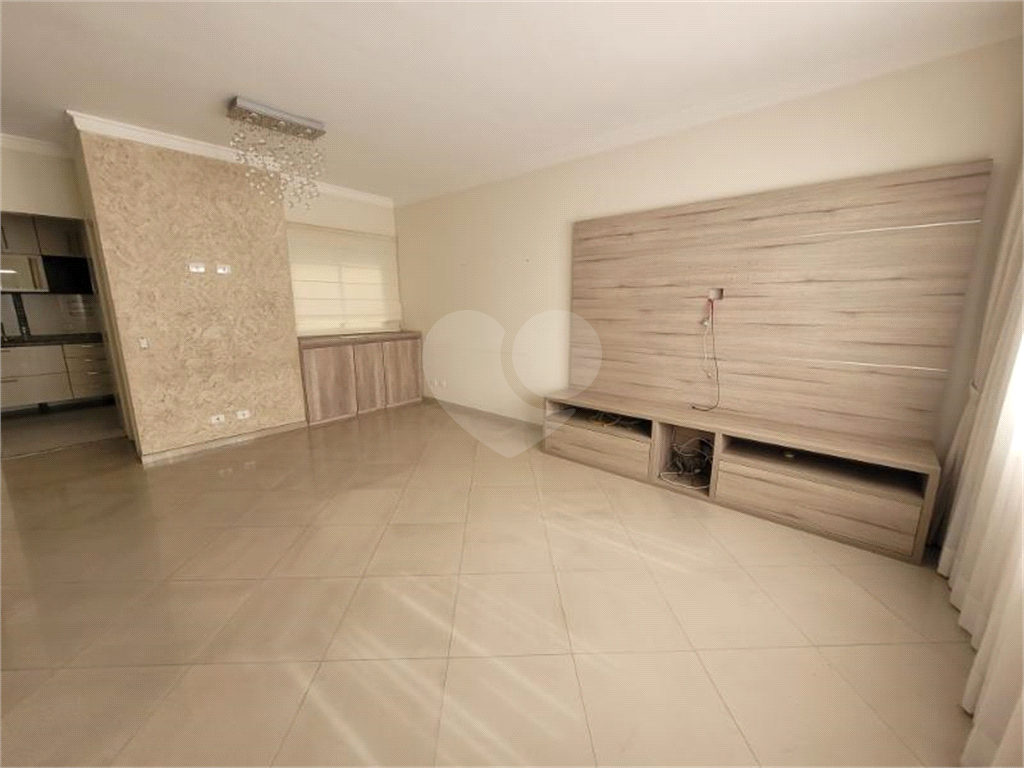 Sobrado à venda em condomínio fechado na Água Fria – 130 m² 