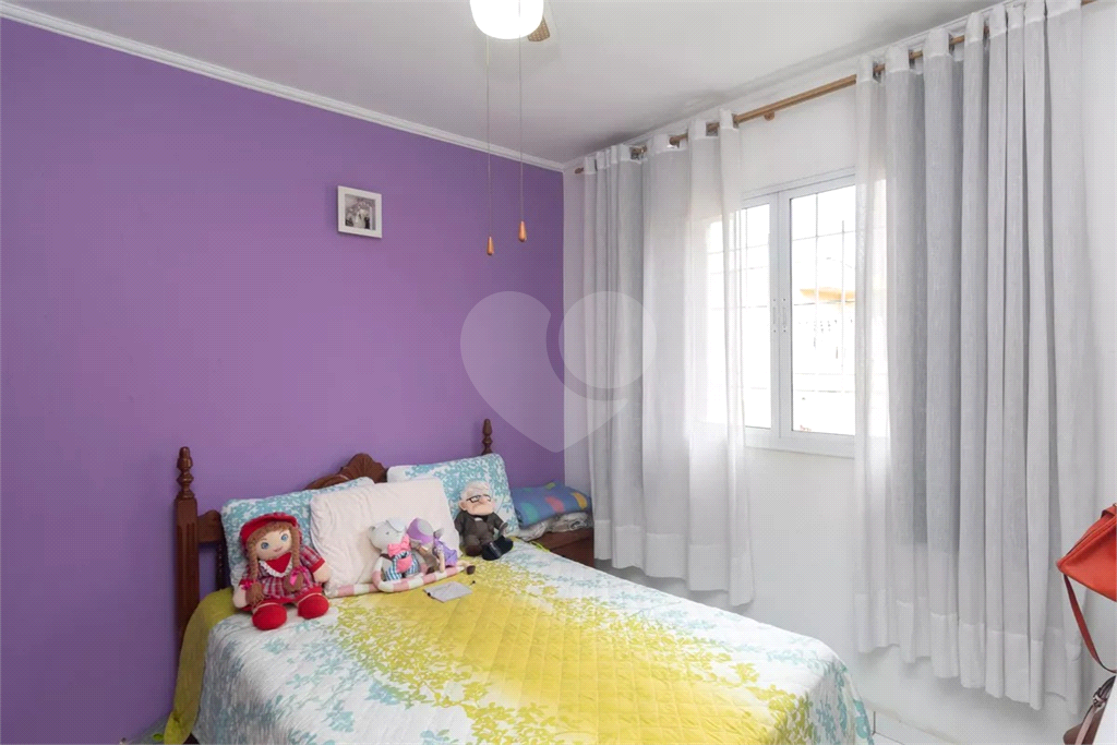Sobrado à venda com 3 dormitórios e churrasqueira no Jardim Brasil – 130m² | 2 vagas