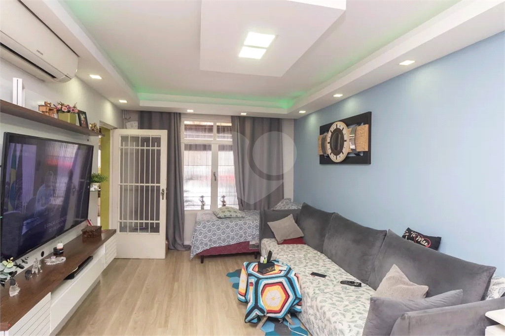 Sobrado à venda com 3 dormitórios e churrasqueira no Jardim Brasil – 130m² | 2 vagas