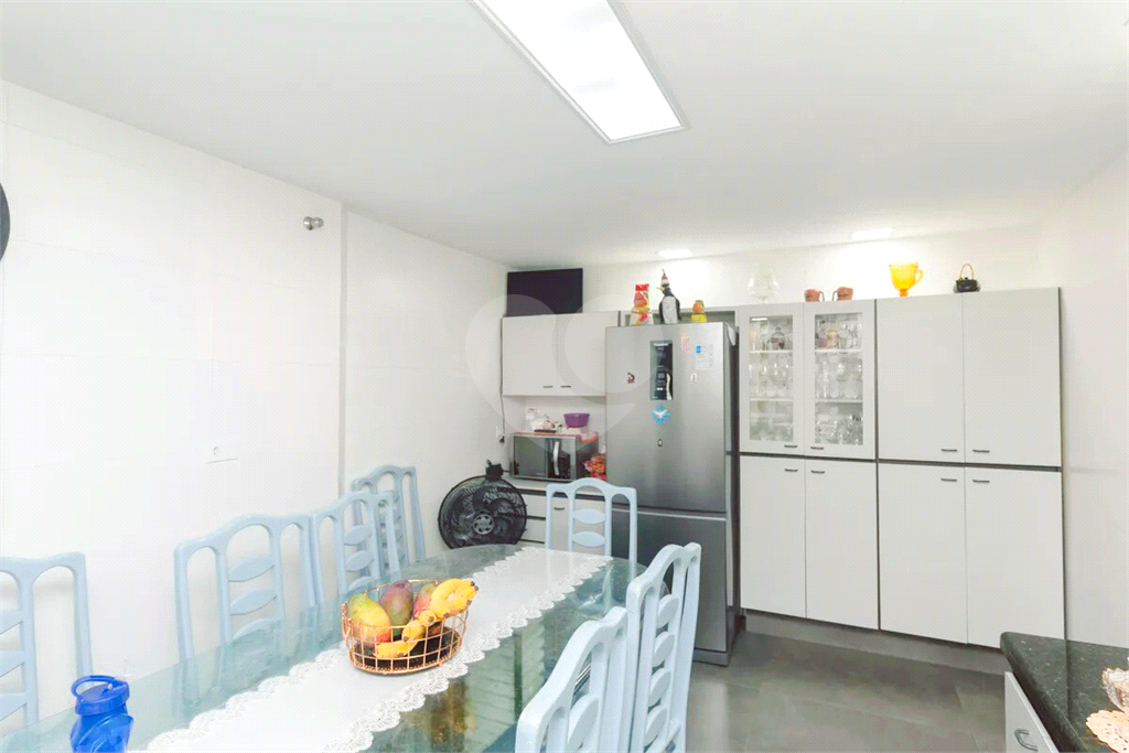 Sobrado à venda com 3 dormitórios e churrasqueira no Jardim Brasil – 130m² | 2 vagas