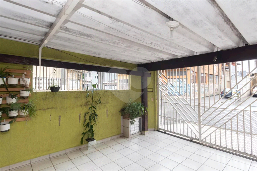 Sobrado à venda com 3 dormitórios e churrasqueira no Jardim Brasil – 130m² | 2 vagas