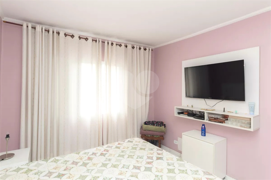 Sobrado à venda com 3 dormitórios e churrasqueira no Jardim Brasil – 130m² | 2 vagas