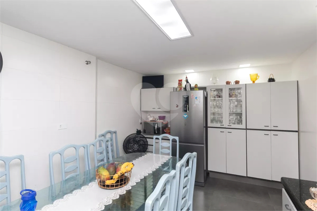 Sobrado à venda com 3 dormitórios e churrasqueira no Jardim Brasil – 130m² | 2 vagas