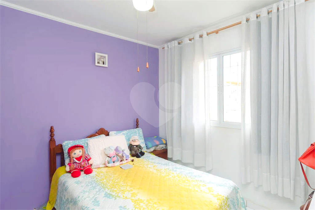 Sobrado à venda com 3 dormitórios e churrasqueira no Jardim Brasil – 130m² | 2 vagas