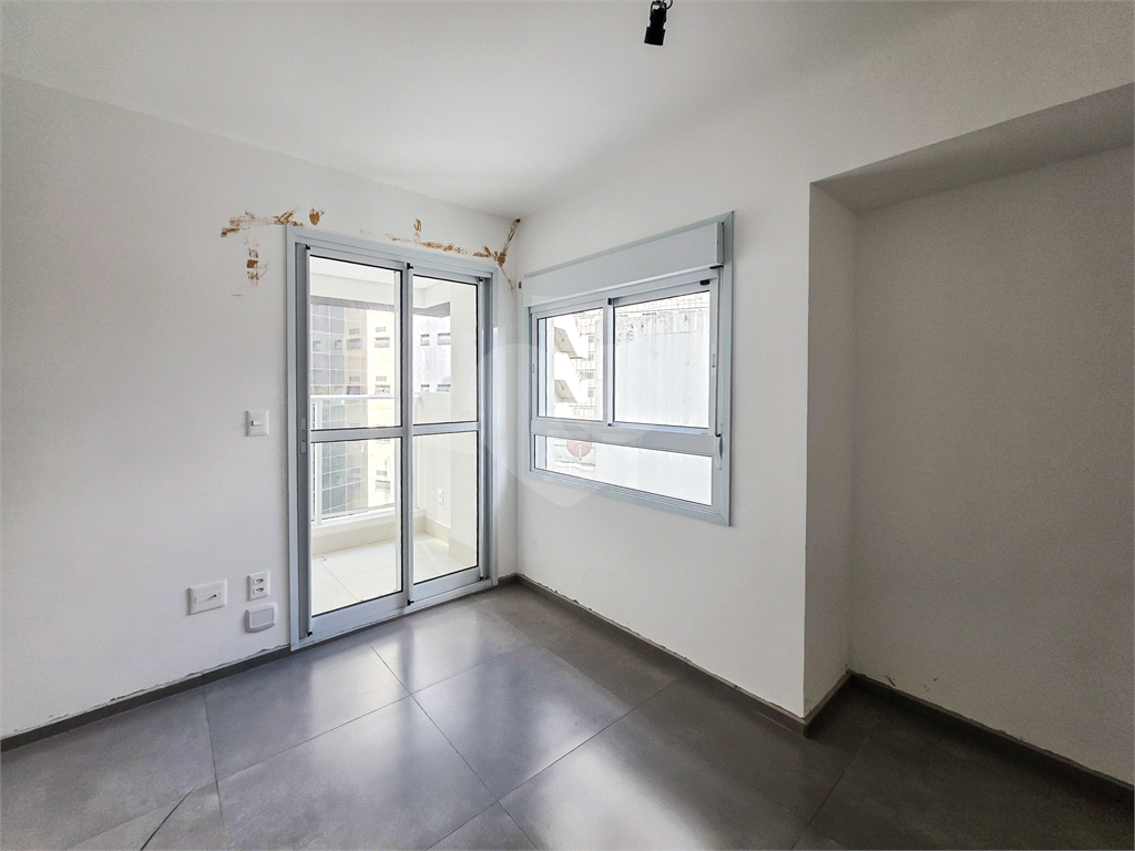 Apartamento Studio - Pinheiros - 1 Quarto - Venda / Compra - Próximo ao Metrô