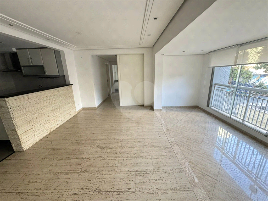 Apartamento à venda em Pinheiros com 2 quartos (1 suíte), 90m², varanda integrada, condomínio com lazer – Casa Pinheiros
