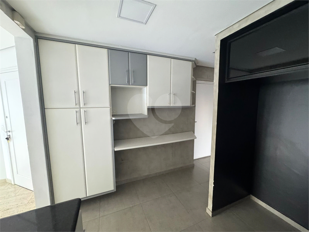 Apartamento à venda em Pinheiros com 2 quartos (1 suíte), 90m², varanda integrada, condomínio com lazer – Casa Pinheiros