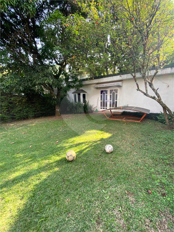 Sobrado com 369 m² três suítes no Alto de Pinheiros