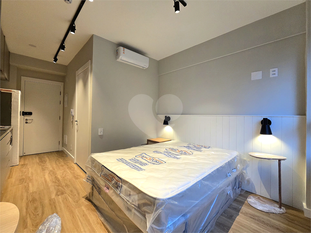 Studio Frente 21m² Mobiliado Pinheiros 200m Metrô
