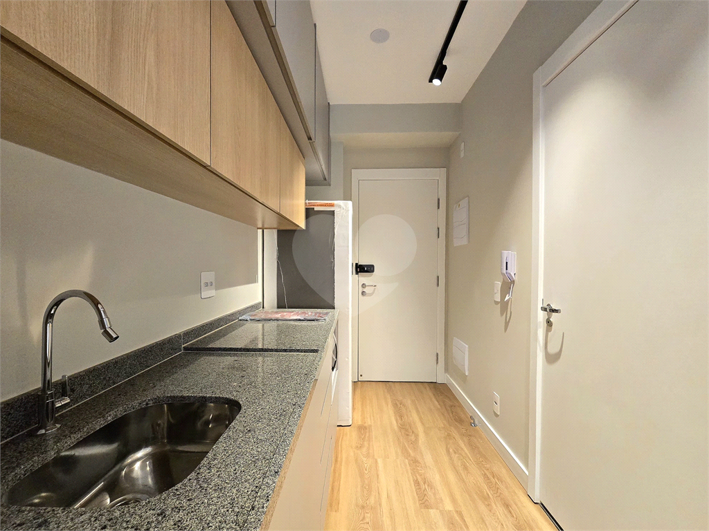 Studio Frente 21m² Mobiliado Pinheiros 200m Metrô