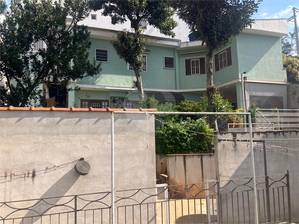 TERRENO COM 3 CASAS - LOCALIZAÇÃO PRIVILEGIADA - RUA MARIQUINHA VIANA - SANTANA