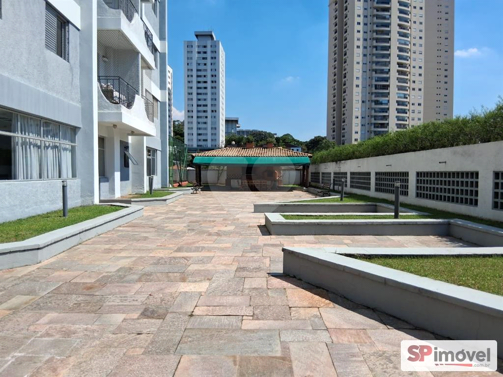 APARTAMENTO em SANTANA