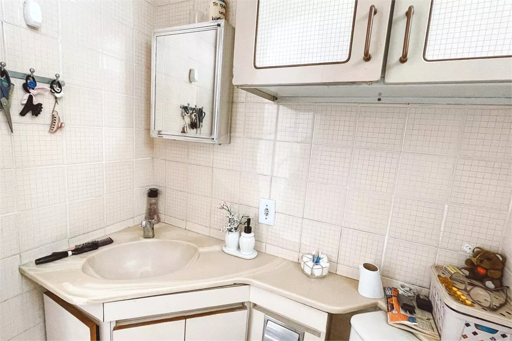 Apartamento de 2 dormitórios com 1 vaga - condomínio com piscina