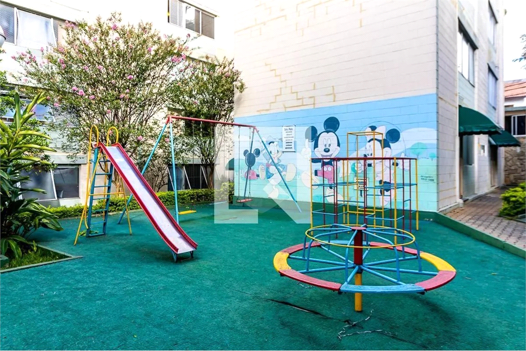 Apartamento de 2 dormitórios com 1 vaga - condomínio com piscina