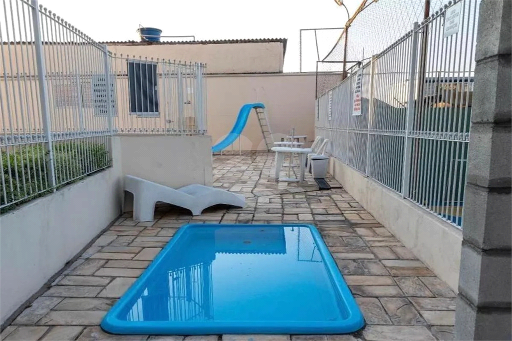 Apartamento de 2 dormitórios com 1 vaga - condomínio com piscina