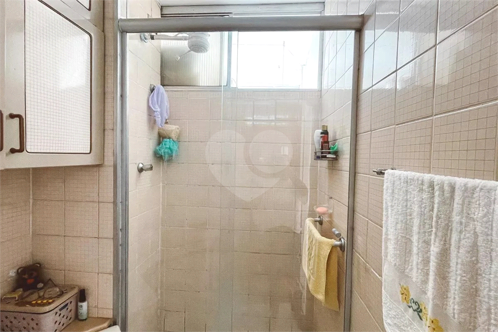 Apartamento de 2 dormitórios com 1 vaga - condomínio com piscina