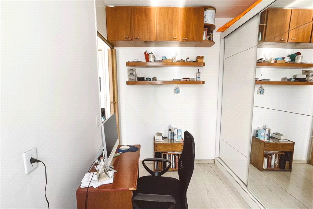 Apartamento de 2 dormitórios com 1 vaga - condomínio com piscina