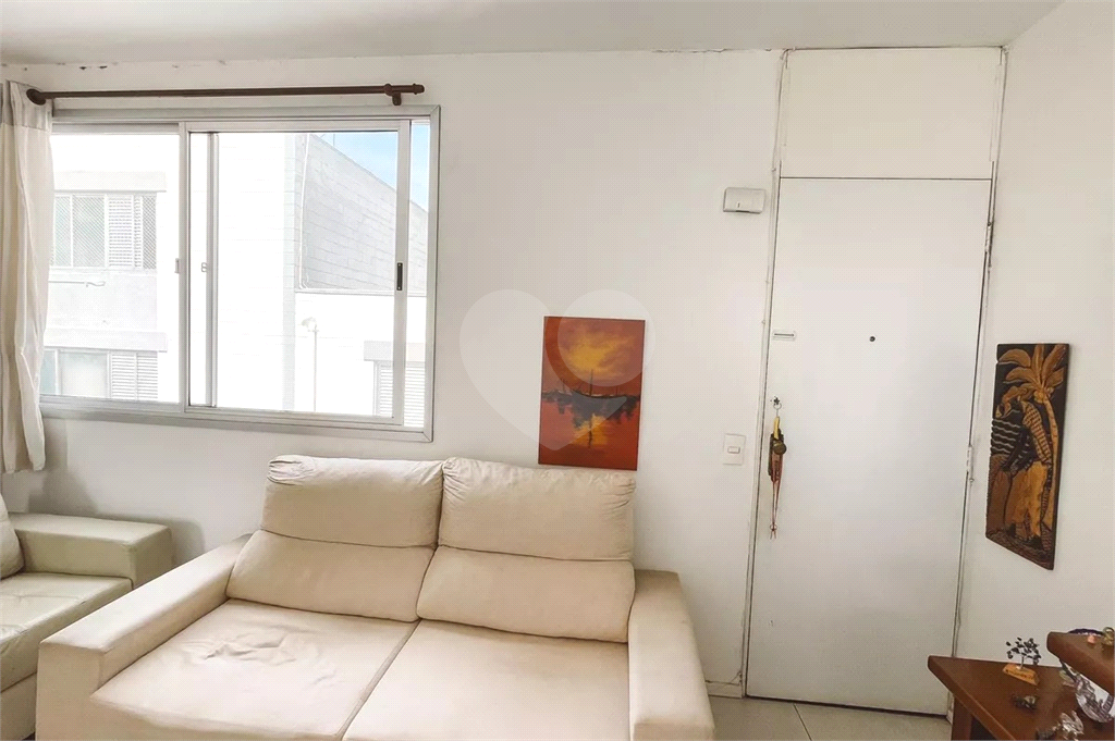 Apartamento de 2 dormitórios com 1 vaga - condomínio com piscina