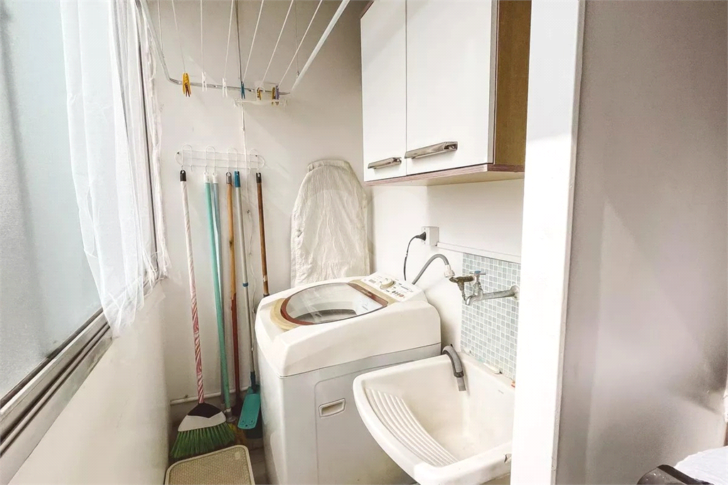 Apartamento de 2 dormitórios com 1 vaga - condomínio com piscina