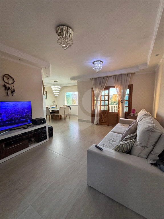 Sobrado com 3 suítes, piscina e espaço gourmet completo