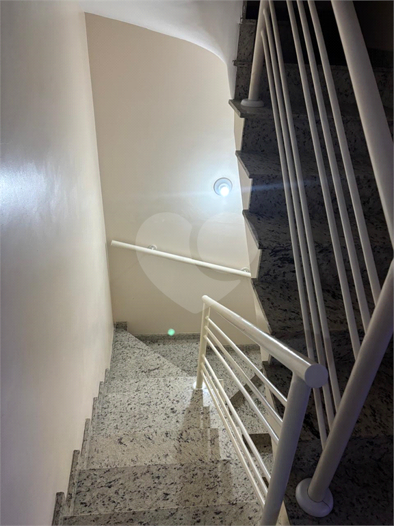 Sobrado com 3 suítes, piscina e espaço gourmet completo