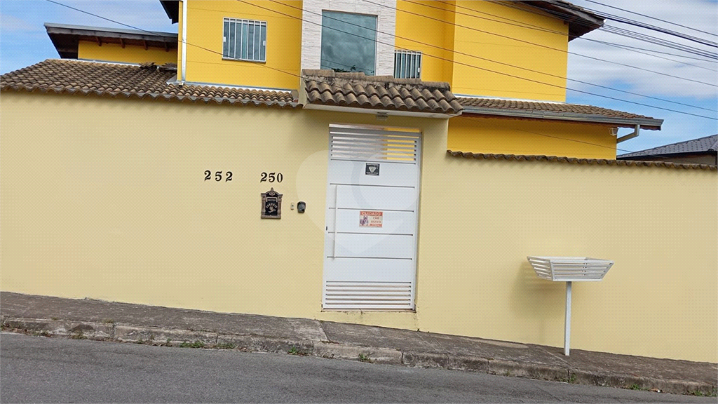 Sobrado com 3 suítes, piscina e espaço gourmet completo