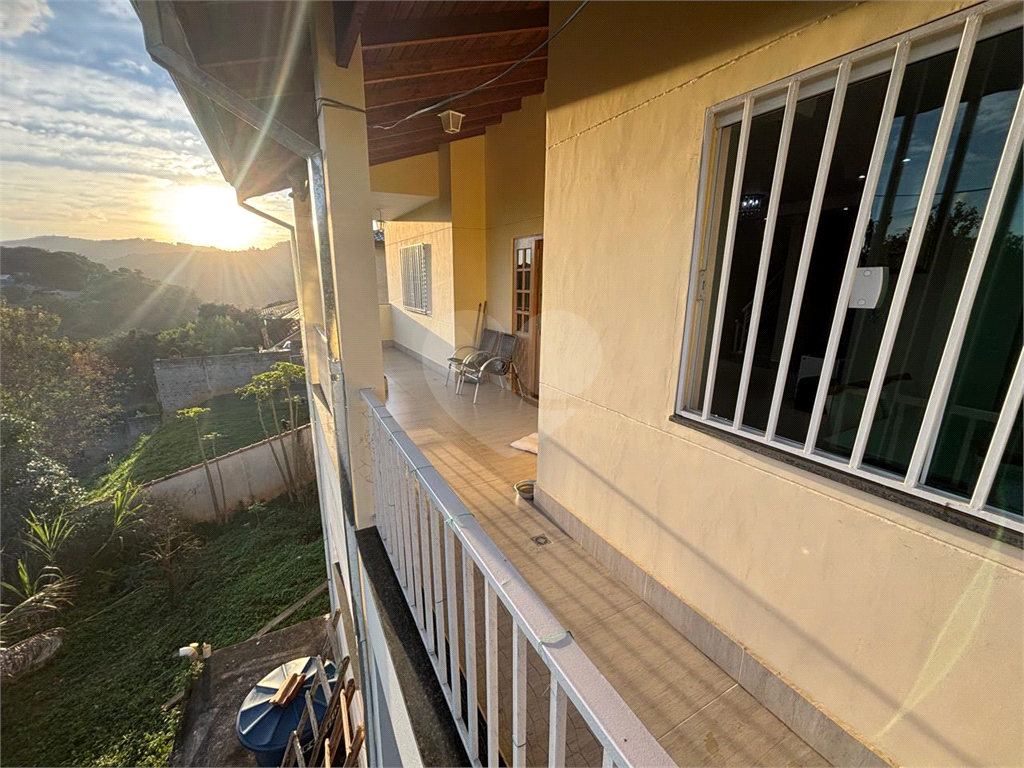 Sobrado com 3 suítes, piscina e espaço gourmet completo